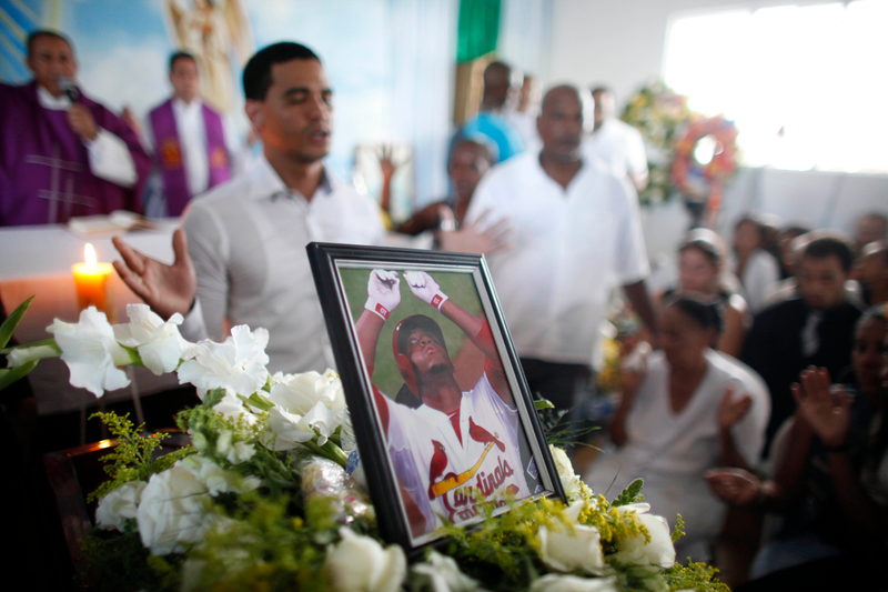 Illustration for article titled Striking Images From Oscar Taveras's Funeral In The Dominican Republic